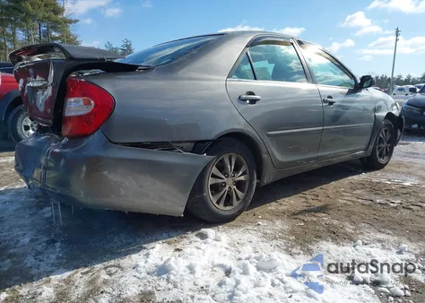 2004 Toyota Camry Le V6 z USA, uszkodzony, nr VIN 4T1BF32K44U575476